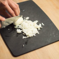 preparazione spaghetti di carote al ragù