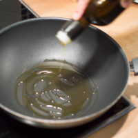 preparazione spaghetti di carote al ragù