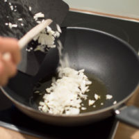 preparazione spaghetti di carote al ragù