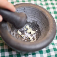 preparazione pesto alla genovese