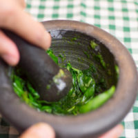 preparazione pesto alla genovese