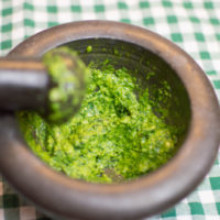 preparazione pesto alla genovese