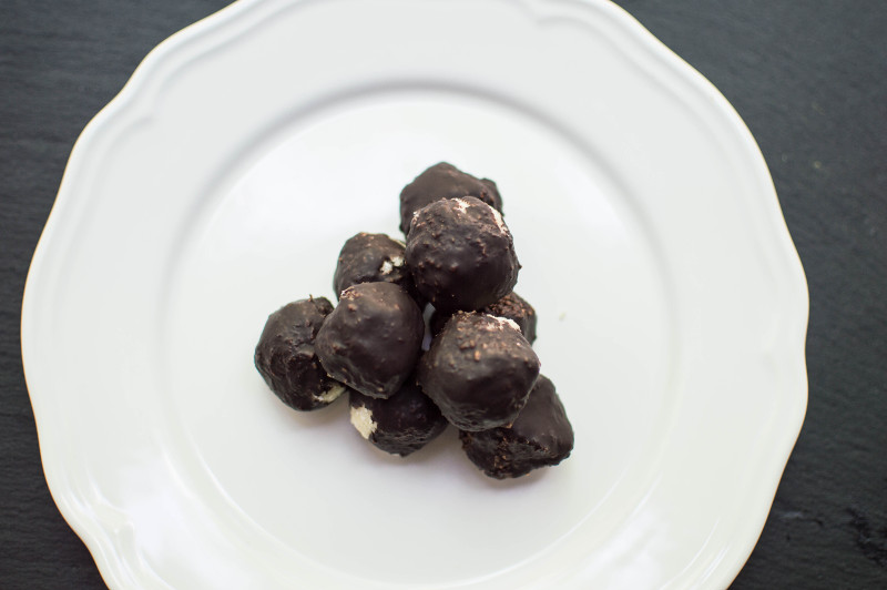Praline di cocco ricoperte di cioccolato